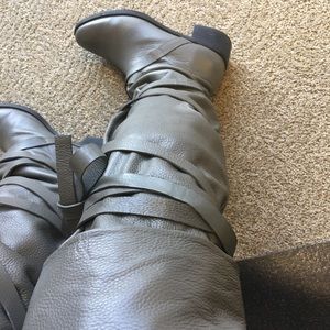 Colin Stuart Grey wrap/tie boots